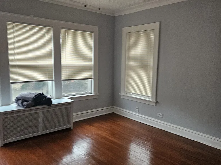10918 S Vernon Ave — Photo 8