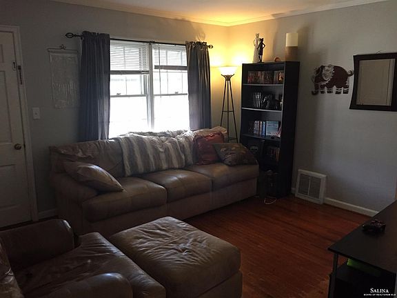 4th image of 652 S Phillips Ave