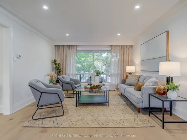 34 Euphrasia Dr, Toronto, ON M6B 3V9