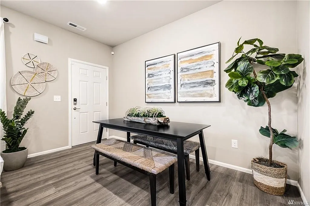 3 bed, 2.5 bath, 1567 sqft, $2,950 — Photo 3
