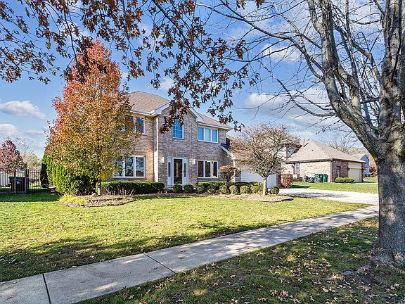 3rd image of 14736 S Greenbrier Ln
