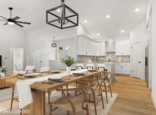 80 Oak Ridge Trl, Deerfield, WI 53531