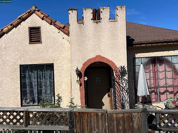2nd image of 1324 Francis St