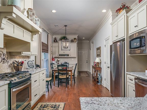 5th image of 5064 Yorkshire Ln
