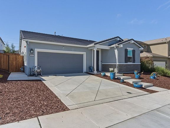 2nd image of 2051 Petunia Dr