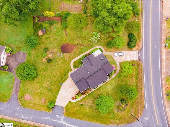 3rd image of 301 Eunice Dr