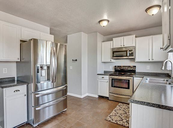 4th image of 8128 W Meadow Vista Ct