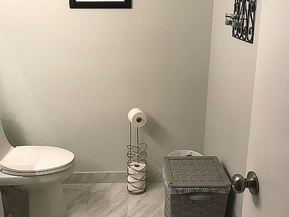 4th image of 900 SW 142nd Ave APT 307L