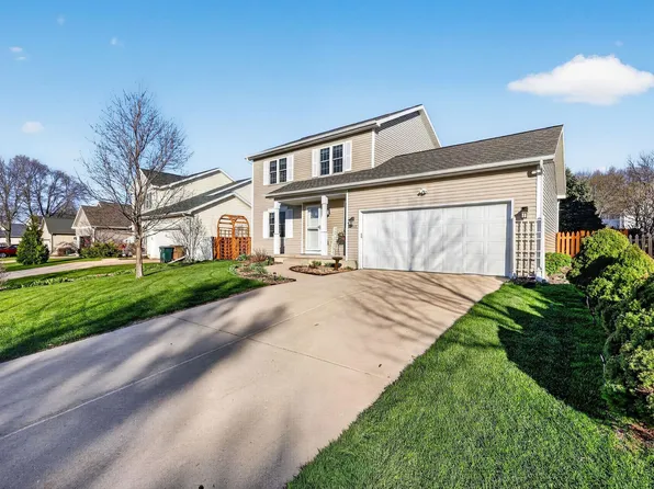 1117 Glacier Hill Dr, Madison, WI 53704