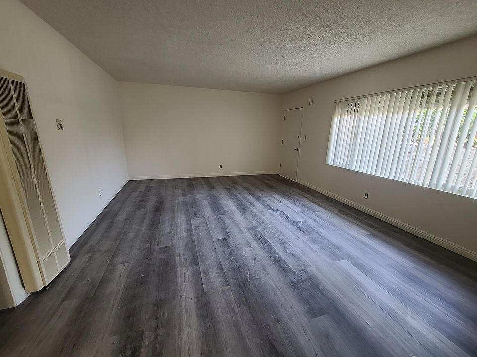1st image of 439 Salem St #1