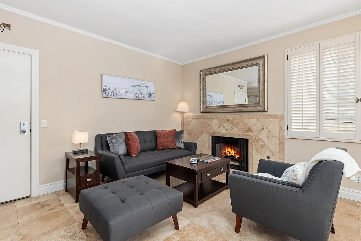 1 bed, 780 sqft, $4,200 — Photo 3