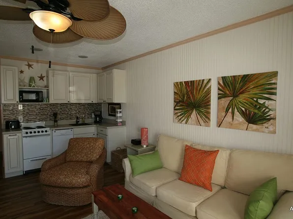 1217 Bay St #108A, Tybee Island, GA 31328