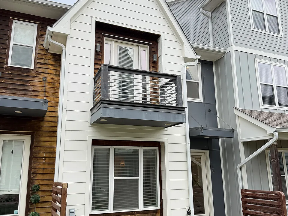 700 James Ave #10