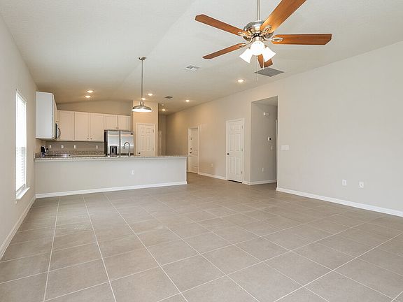 5th image of 1660 Redfin Dr