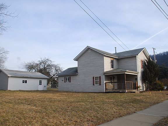 3rd image of 105 Kingsbury Ave