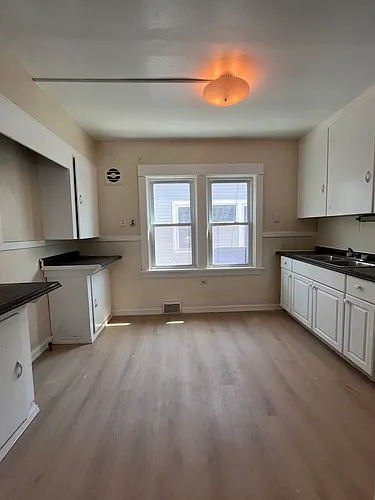 132 Hewitt Ave #1 Photo 1
