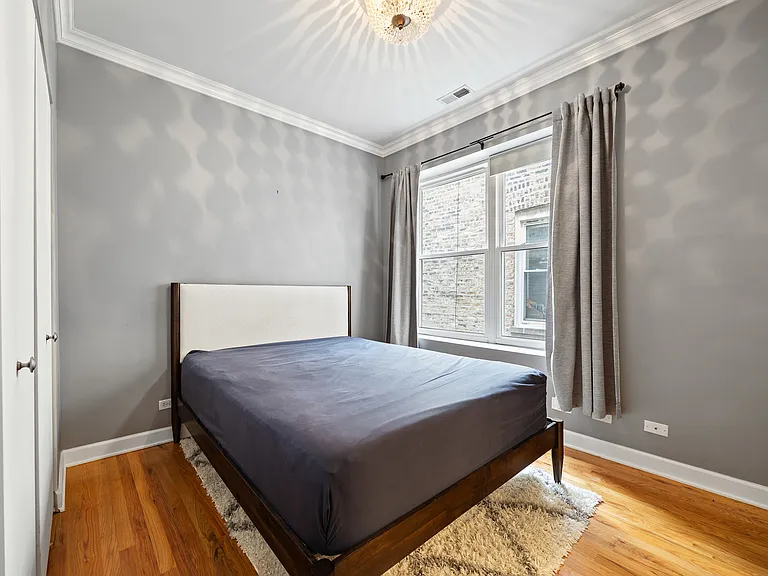 1435 W Addison St #2 — Photo 11