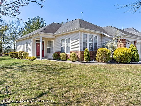 2nd image of 43 Bellflower Drive