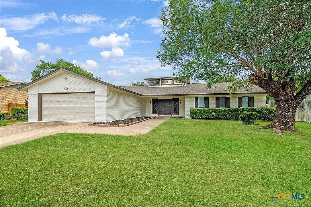 3 bed, 2032 sqft, $1,650 — Photo 1