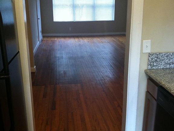 4th image of 2955 Park St
