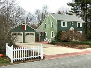 43 5th St, East Greenwich, RI 02818