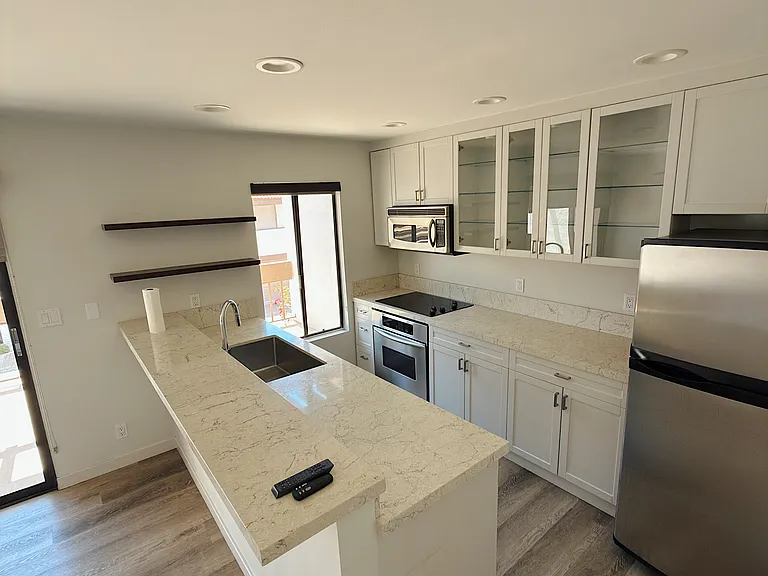 665 Del Parque Dr #E — Photo 7