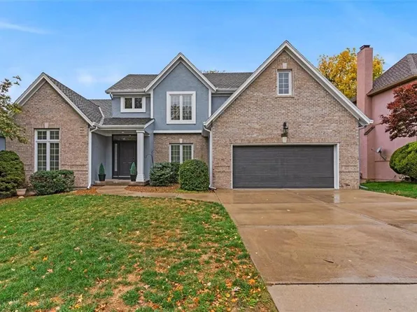 5818 Trailridge Dr, Parkville, MO 64152