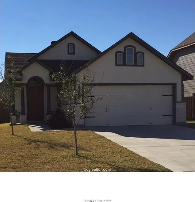 3 bed, 1178 sqft, $1,900 — Photo 2