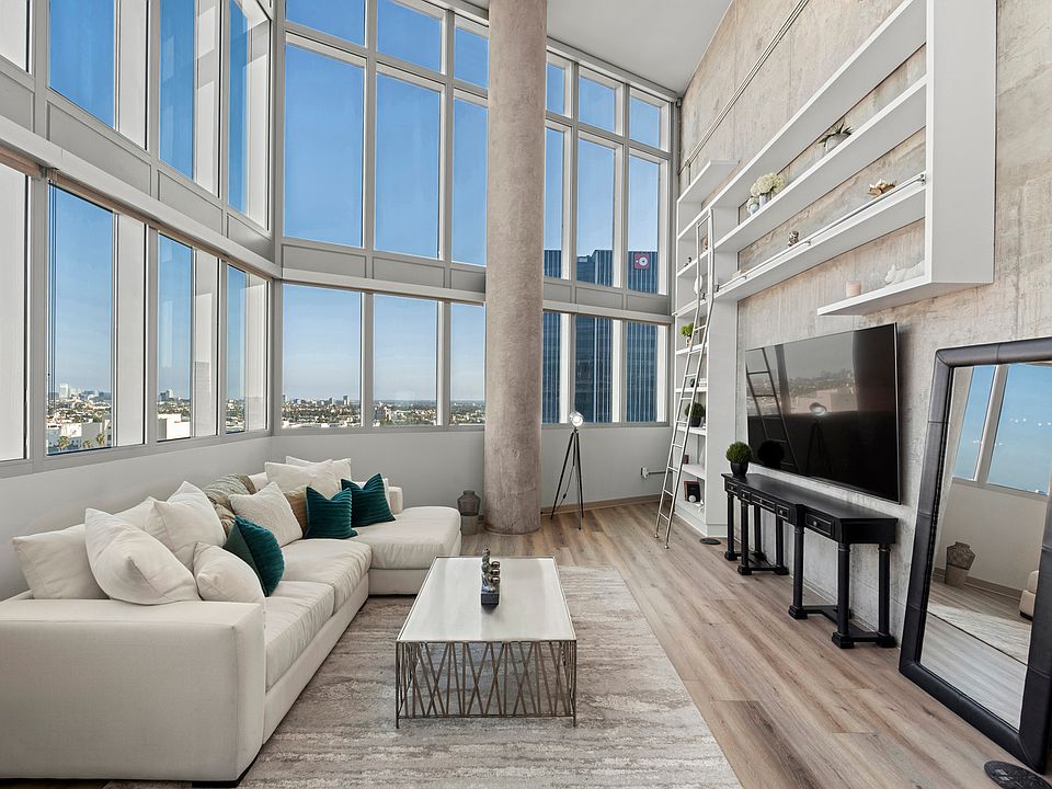 Floor-to-ceiling windows at 1600 Vine in Hollywood, CA.