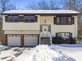 5 Downstream Dr, Mount Olive Twp., NJ 07836