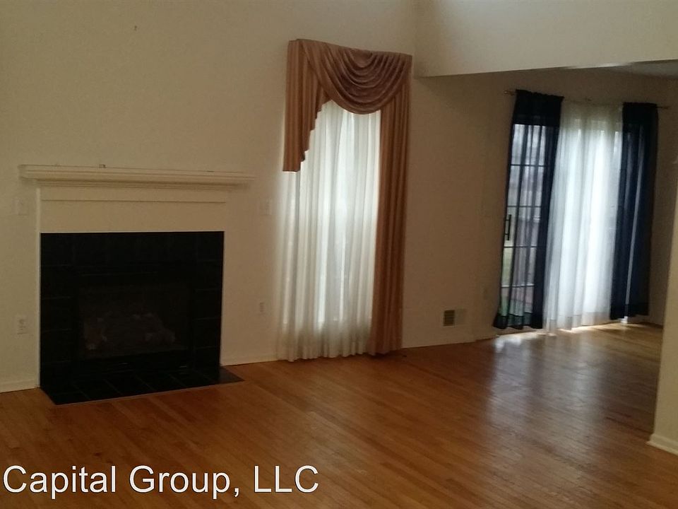 1st image of 17429 Gateway Cir #1