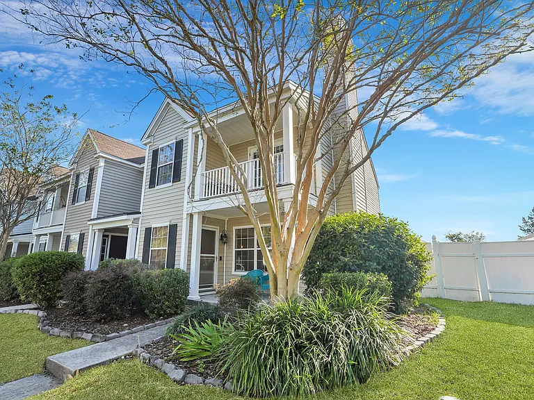14 Ashleigh Ln — Photo 3