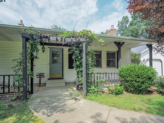 18495 9 1-2 Mile Rd-102