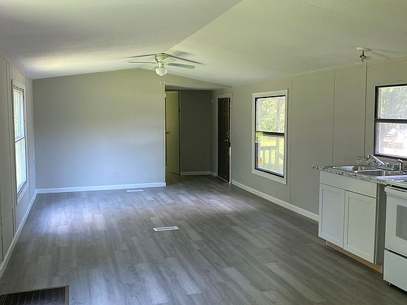 5th image of 121 Nature Trl