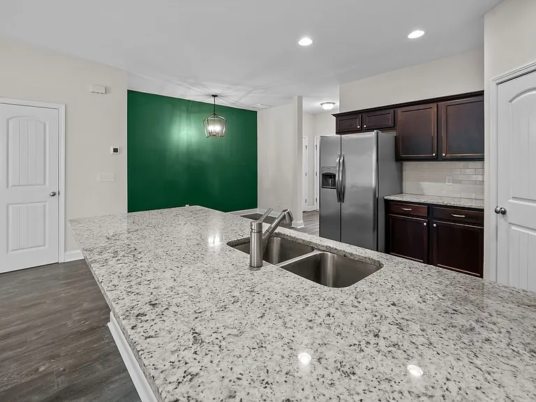 147 Ainsdale Dr — Photo 7
