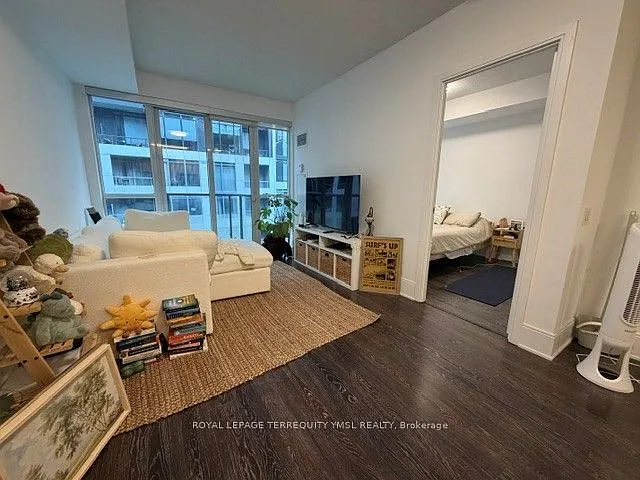 560 Front St W #806 — Photo 21