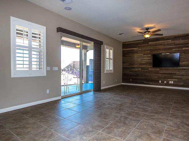 4083 N Pembroke St — Photo 5
