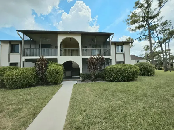 334 Knotty Pine Circle #D-2, Greenacres, FL 33463