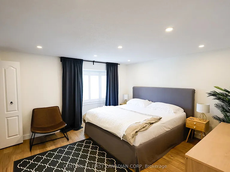 70 Chapman Ct #70 — Photo 16