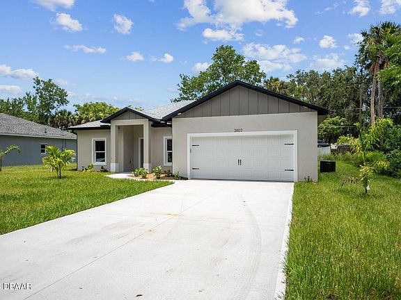 3rd image of 2907 Vista Palm Dr