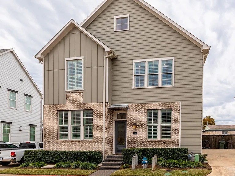 1701 Millsap Ln — Photo 3