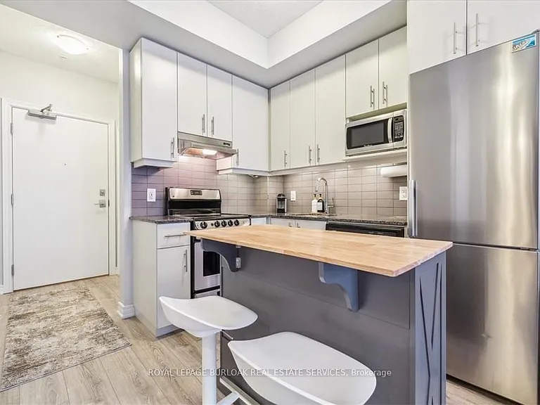10 Esplanade Ln #215 — Photo 11