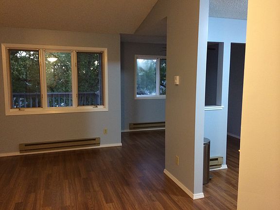 3rd image of 1571 Wheelock Ln APT 302