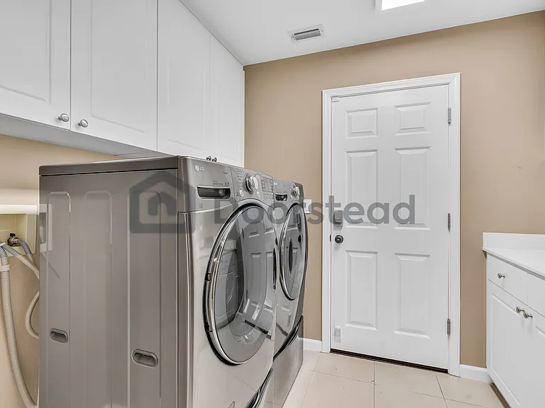 513 Winding Brook Ct — Photo 19