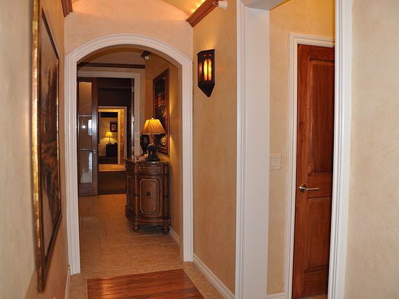 4th image of 5707 S Lake St #4-D