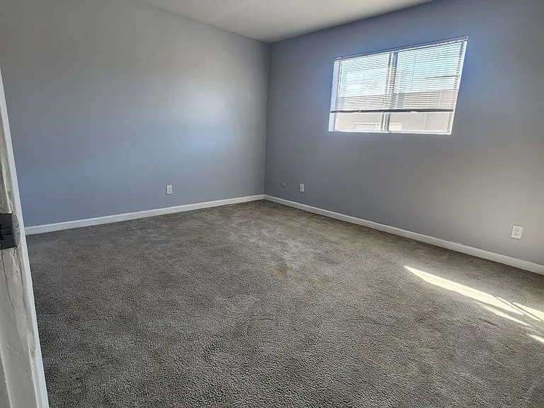 716 Ballantyne St — Photo 12