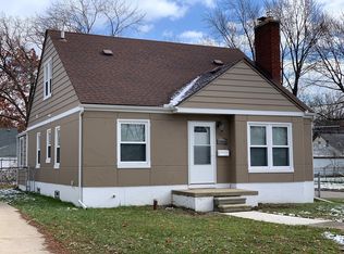24600 Cloverlawn Ave, Oak Park, MI 48237