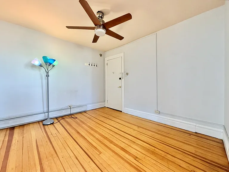 409 Monmouth St #3 — Photo 3