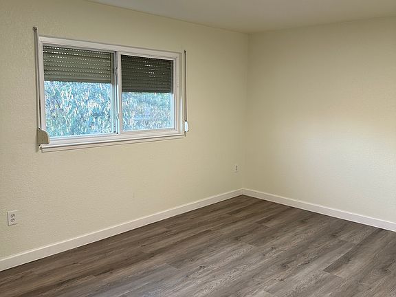 5th image of 4302 73rd St