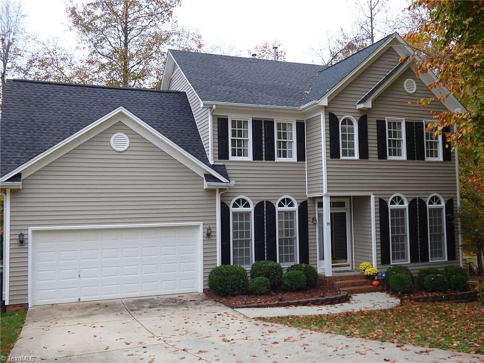 1st image of 19 Old Orchard Ln